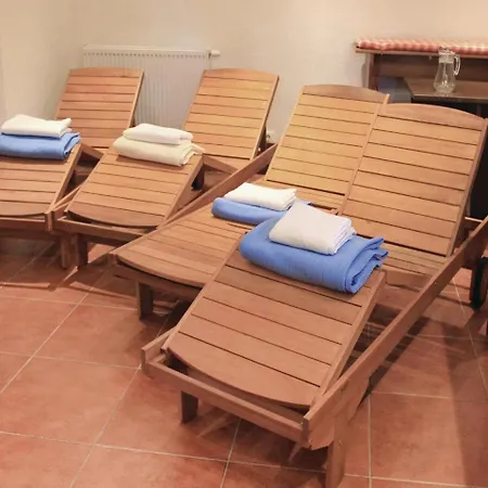 Eight Bedroom Holiday In Tatranska Hébergement de vacances *