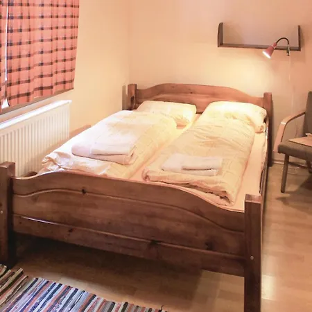 Eight Bedroom Holiday In Tatranska Hébergement de vacances *