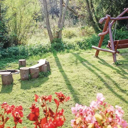 Semesterbostad Eight Bedroom Holiday In Tatranska *