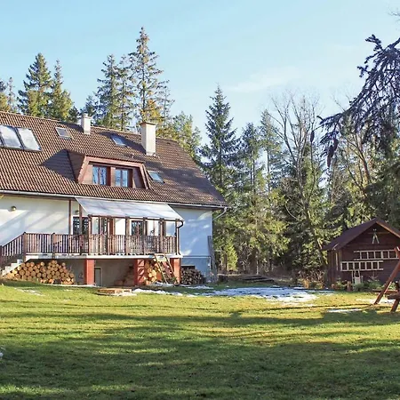 Semesterbostad Eight Bedroom Holiday In Tatranska